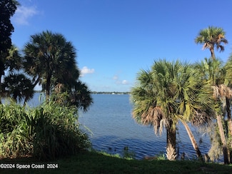225 S Tropical Trail Unit 423, Merritt Island, FL 32952