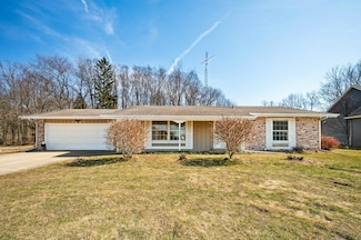 4687 Woodland Dr, Saint Joseph, MI 49085