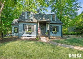 202 Essex Ln, Davenport, IA 52803