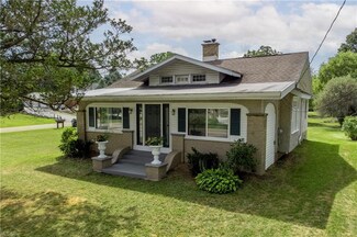 5942 Troy St, Louisville, OH 44641