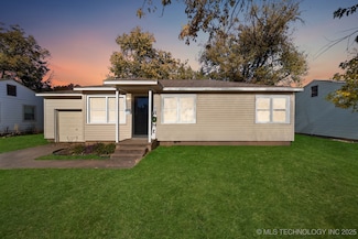 105 W 5th St, Owasso, OK 74055