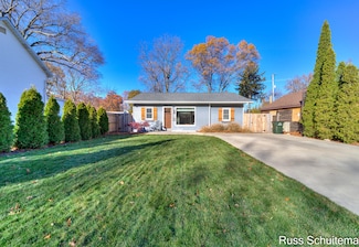 2238 Crozier Ave, Muskegon, MI 49441