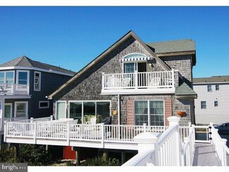1211 Ocean Ave, Surf City, NJ 08008
