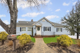9 Shore Dr, Sound Beach, NY 11789