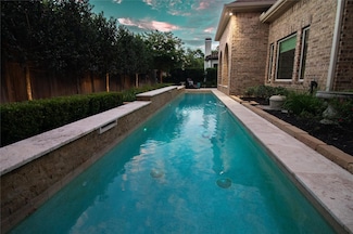 51 Woodglade Way, Tomball, TX 77375