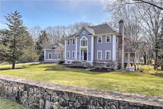 14 Howland Farm Rd, East Greenwich, RI 02818