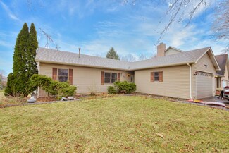 1200 Carey Dr Unit 5, McHenry, IL 60050