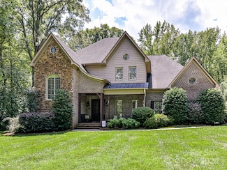 1056 James Madison Dr, Matthews, NC 28104