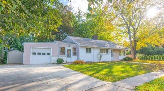 44 George St, Holyoke, MA 01040