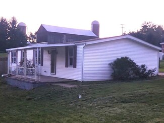 1400 Baldoc Dr, Irwin, PA 15642