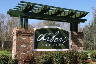 39 Arbor Ln, New Orleans, LA 70131