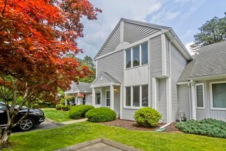 610 County Rd Unit 7, Holyoke, MA 01040