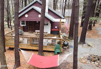 110 Black Bear Run, Paupack, PA 18451