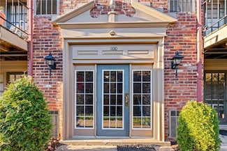 1100 Chatham Park Dr Unit K, Pittsburgh, PA 15216