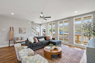 807 Arbor Trace Cir, Nashville, TN 37207