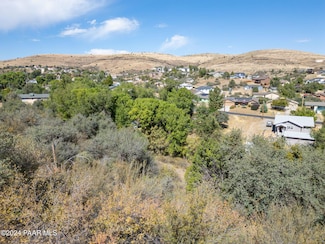 1620 Emerald Dr, Diamond Valley, AZ 86301