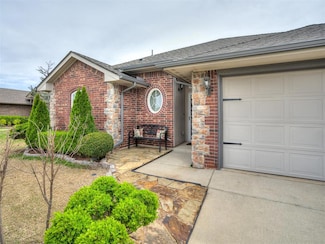 908 Accipiter St, Norman, OK 73072