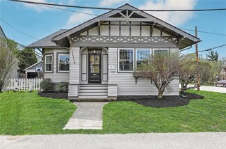 1414 Narragansett Blvd, Cranston, RI 02905