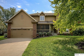 4821 Lakeside Dr, Omaha, NE 68135