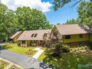 4315 Autumn Leaves Trail SE, Decatur, AL 35603