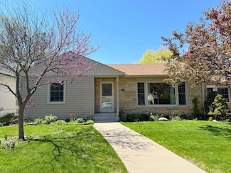 1339 Maywood St, Saint Paul, MN 55117