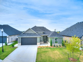 216 Pont Neuf Ct, Edmond, OK 73034