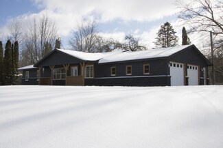 500 E 136th St, Grant, MI 49327