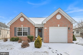 711 Hawthorne Ln, Mount Joy, PA 17552