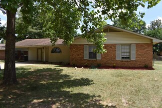 208 Pellimore Dr, Warner Robins, GA 31093