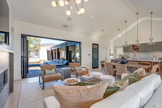 110 Vintners Ct, Napa, CA 94559