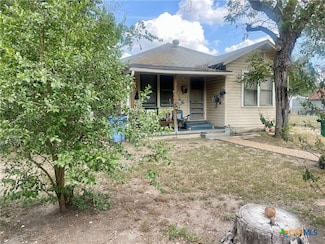 515 N Erskine St, Seguin, TX 78155