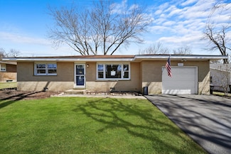 4814 Paulsen St, McHenry, IL 60051