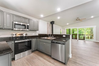 16 Duvall Ln, Bella Vista, AR 72715