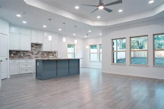 4755 Chapman St, Fort Worth, TX 76105