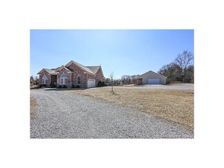 15219 Beyl Rd, Borden, IN 47106