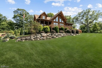 2 - 4 Garrett Dr, Hampton Twp., NJ 07860