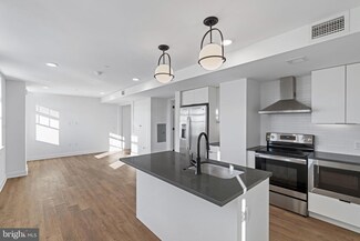 301 S 19th St Unit 305, Philadelphia, PA 19103