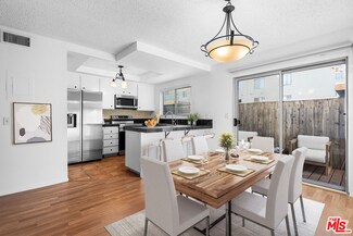18316 Hatteras St Unit 34, Tarzana, CA 91356