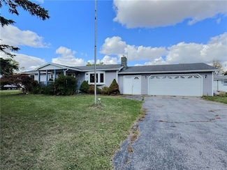 7357 Randall Rd, Le Roy, NY 14482