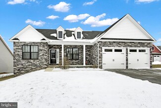 10272 Hunters Ridge Dr, Waynesboro, PA 17268