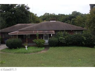 2622 New Walkertown Rd, Winston Salem, NC 27101