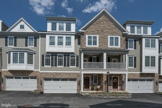 5 Grey Ct, Berwyn, PA 19312