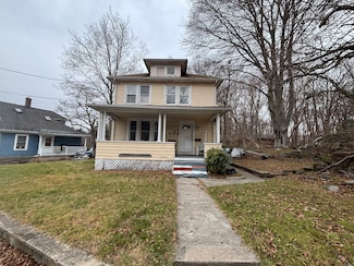 7 Mohegan Park Rd, Norwich, CT 06360