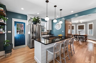 15 Lovett St, Salem, MA 01970