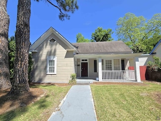 656 Woolfolk St, MacOn, GA 31217