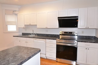 27 Willet St Unit 1, Quincy, MA 02170