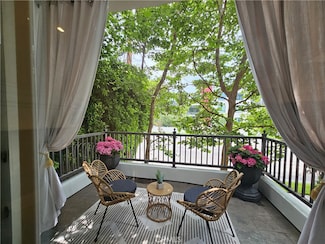5101 Whitsett Ave Unit 105, Valley Village, CA 91607