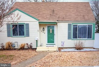 208 Knight Ave, Runnemede, NJ 08078