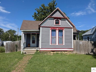 613 S Washington St, Clinton, MO 64735