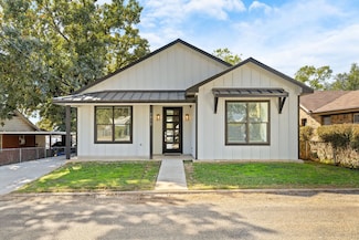 6811 Briar Rd, Azle, TX 76020